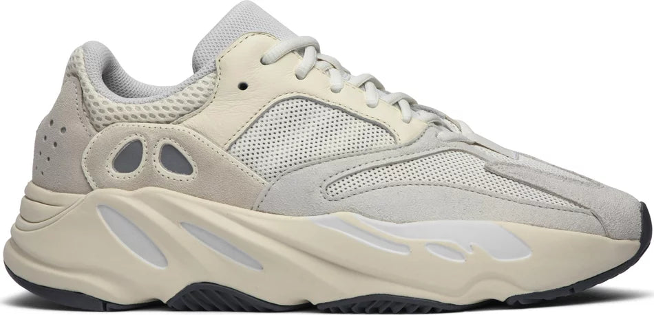 Yeezy 700 Analog